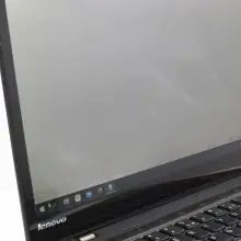 Ciemne i jasne plamy. Przebarwiony ekran